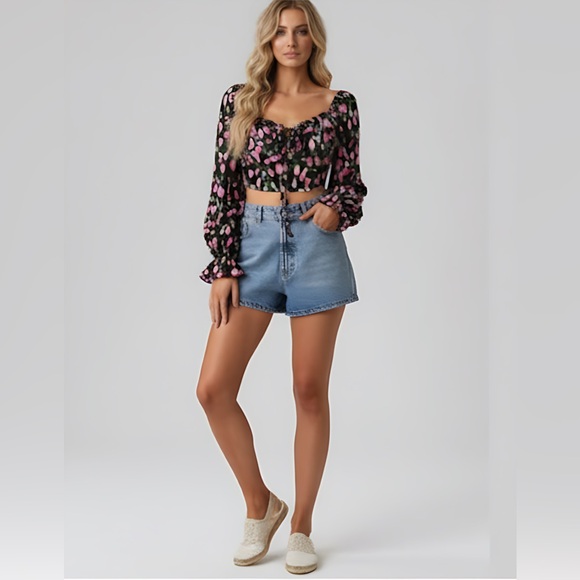 Floral Print Knot Front Flounce Sleeve Crop Blouse - Picture 2 of 8